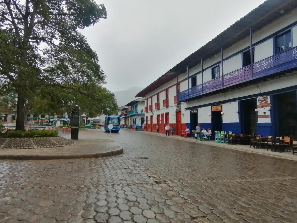 Hostal Y Cabanas Los Juanes Хардин Экстерьер фото